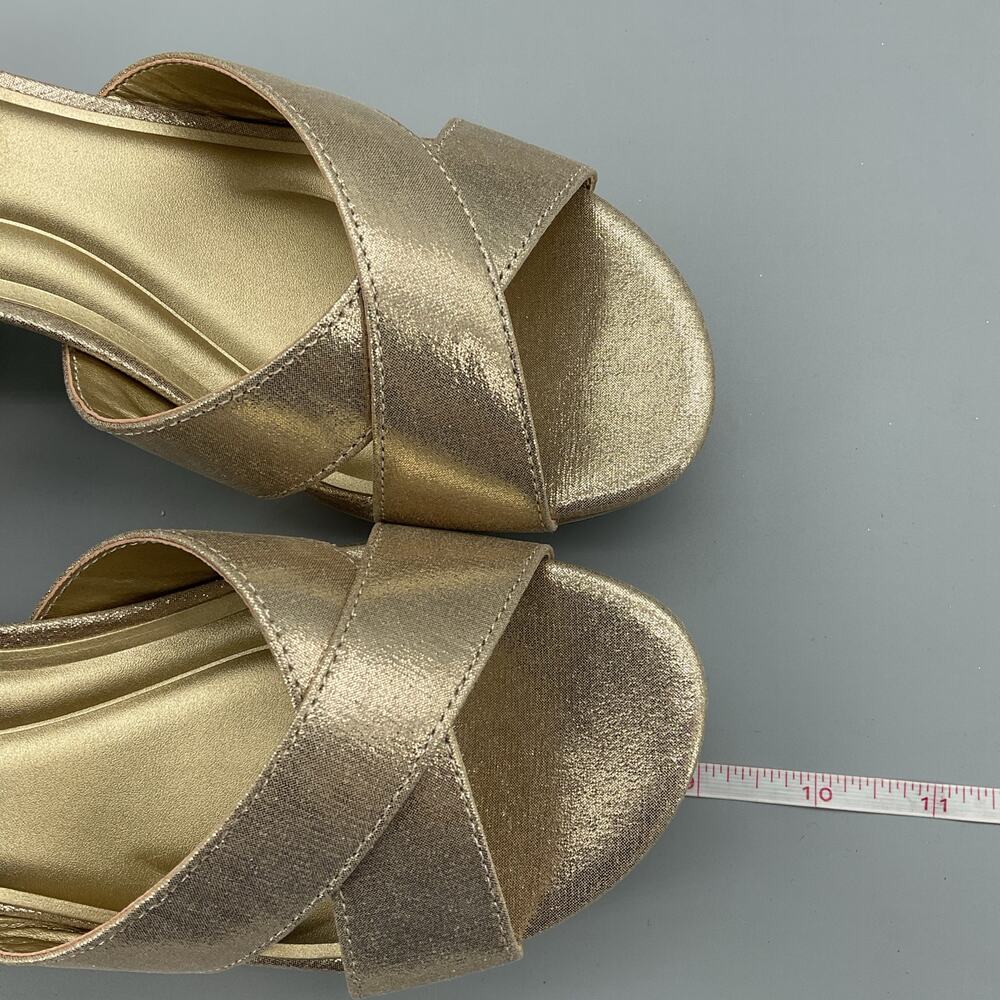 NEW Reaction Kenneth Cole Women’s Reeva Platform Sandals Gold Size 7M - Picture 7 of 10